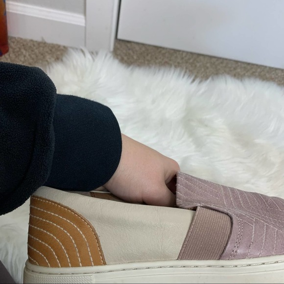 FRYE Lilac Ivy Stitch Leather Slip On Sneakers Size 8.5 - Picture 6 of 6